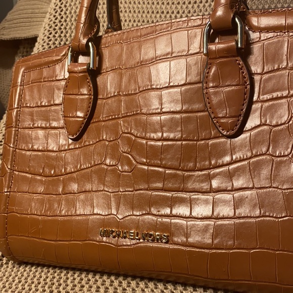 Gorgeous Michael Kors Bag!! - Picture 2 of 7